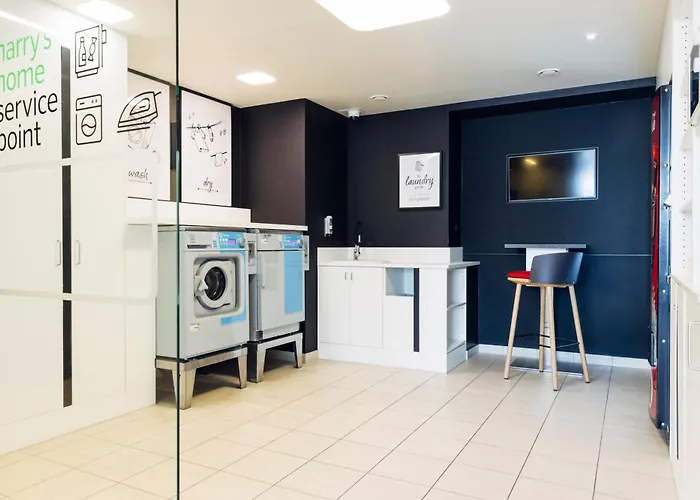 ホテル Harry's Linz-urfahr & 3*